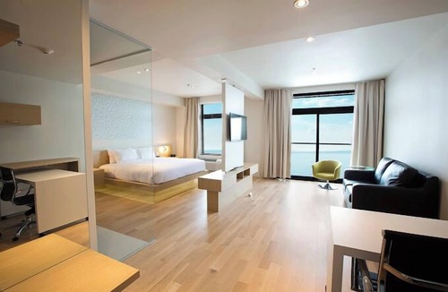 Venise-en-Quebec Hotel | Hotel du Lac Champlain, an Ascend Collection Hotel