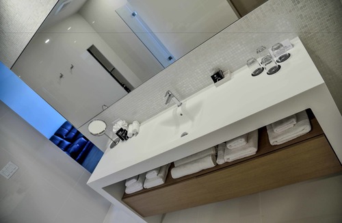 Venise-en-Quebec Hotel | Hotel du Lac Champlain, an Ascend Collection Hotel