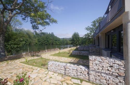 Foix Hotel | Hotel du Lac Foix