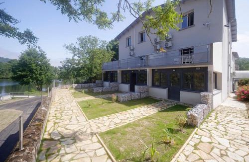 Foix Hotel | Hotel du Lac Foix