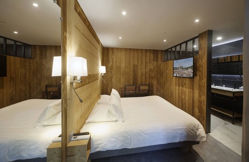 Foix Hotel | Hotel du Lac Foix