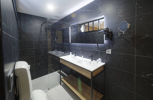 Foix Hotel | Hotel du Lac Foix