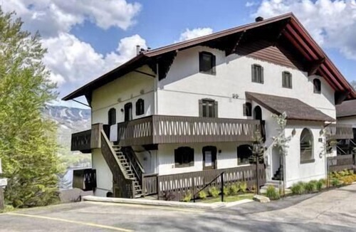Mont-Tremblant Apartment | Hotel du Lac Tremblant: Cozy Lake View Loft