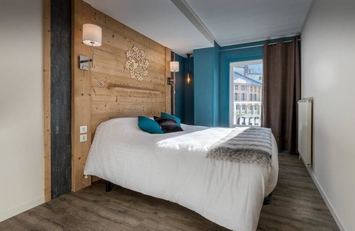 Thones Hotel | Hotel du Midi