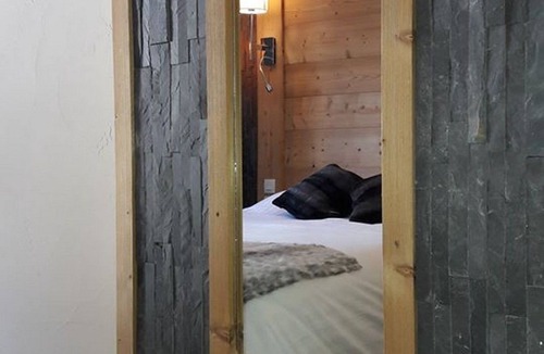 Thones Hotel | Hotel du Midi