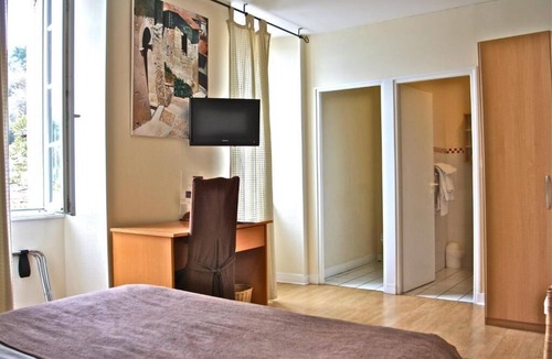 Aubeterre-sur-Dronne Hotel | Hotel du Périgord