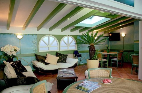 Villeneuve Hotel | Hotel Du Port