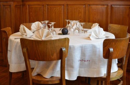 Buzancy Hotel | Hotel du Saumon