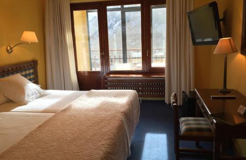 Candanchu Hotel | Hotel Edelweiss Candanchú