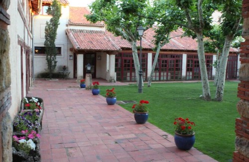 Torrecaballeros House | Hotel El Rancho