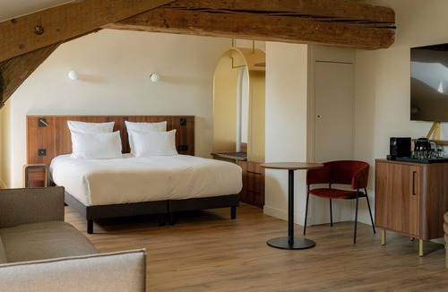 Griffon - Royale Hotel | Hotel Fort St Laurent Lyon - Handwritten Collection