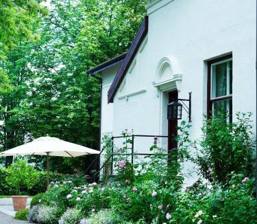 Praesto Center Hotel | Hotel Frederiksminde