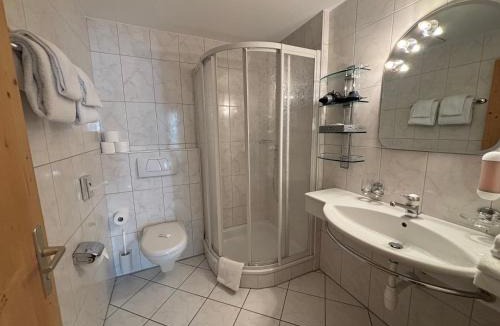 Andiast Hotel | Hotel Garni Postigliun Andiast
