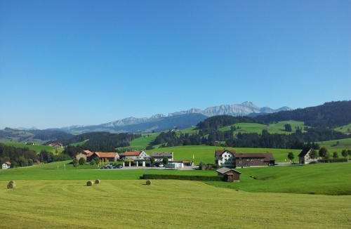 Schwellbrunn Hotel | Hotel Garni Traube B&B