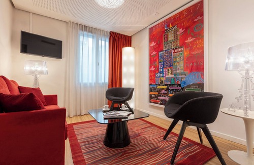 Quartier de la Folie-Mericourt Hotel | Hotel Hor Les Lumières