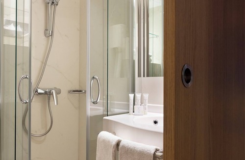 Quartier de la Folie-Mericourt Hotel | Hotel Hor Les Lumières