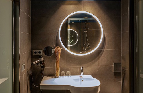 La Font de la Guatlla Hotel | Hotel Indigo Barcelona Plaza Espana by IHG