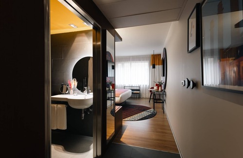 La Font de la Guatlla Hotel | Hotel Indigo Barcelona Plaza Espana by IHG