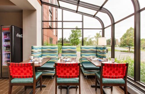 Vernon Hills Hotel | Hotel Indigo Chicago - Vernon Hills by IHG