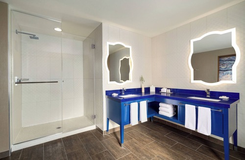 Naperville Hotel | Hotel Indigo Naperville Riverwalk by IHG