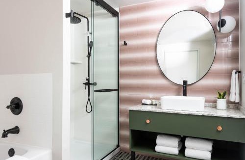Central West End Hotel | Hotel Indigo Saint Louis Central West End by IHG