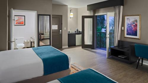 Downtown San Antonio Hotel | Hotel Indigo San Antonio Riverwalk by IHG