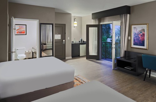 Downtown San Antonio Hotel | Hotel Indigo San Antonio Riverwalk by IHG
