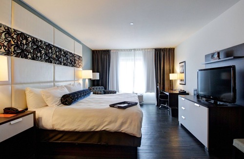 Brazos Hotel | Hotel Indigo WACO - BAYLOR by IHG