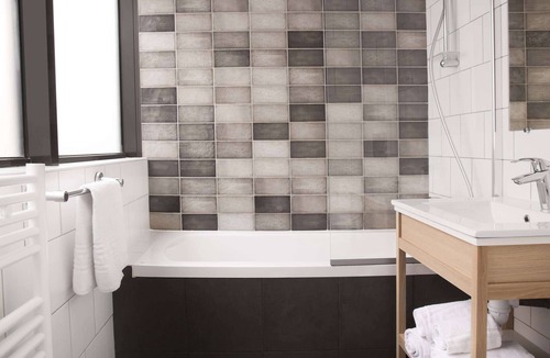 Issy-les-Moulineaux Hotel | Hotel Izzy
