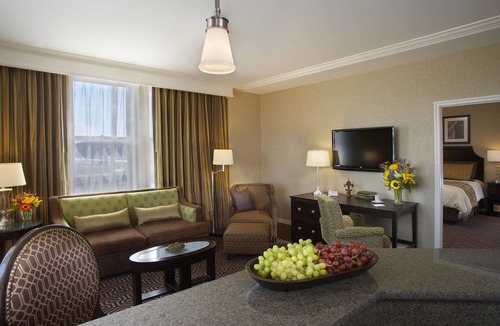Downtown Dubuque Hotel | Hotel Julien Dubuque