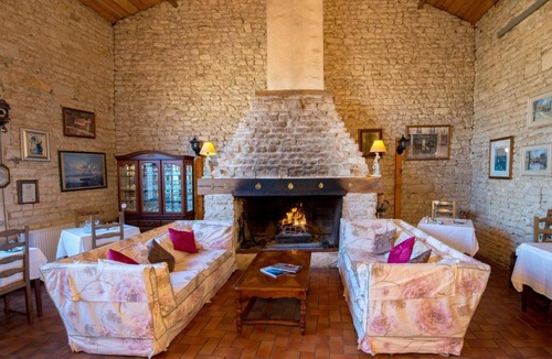 Sigogne Hotel | Hotel Karina