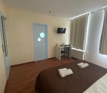 Aubrives Hotel | HOTEL L'AMERIVIERE*