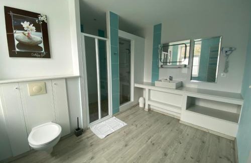 Aubrives Hotel | HOTEL L'AMERIVIERE*