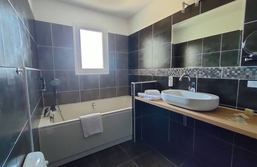 Conilhac-Corbieres Hotel | HOTEL L'ART DES METS BY COTE JARDIN