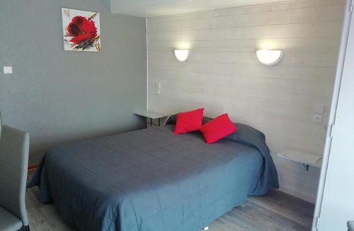 Font-Romeu-Odeillo-Via Hotel | Hotel l'Oustalet