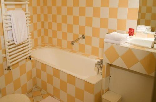 Blesle Hotel | Hotel La Bougnate