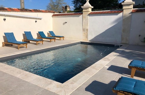 Varennes-Vauzelles Hotel | Hotel La Croix De Vernuche