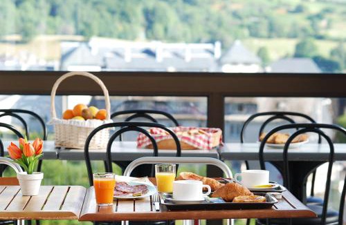 Besse-en-Chandesse Hotel | Hotel La Gazelle