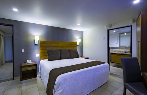 Playa Ensenada Hotel | Hotel La Pinta