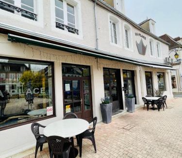 Saint-Amand-Montrond Hotel | Hotel LA PLACE