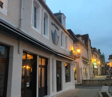 Saint-Amand-Montrond Hotel | Hotel LA PLACE