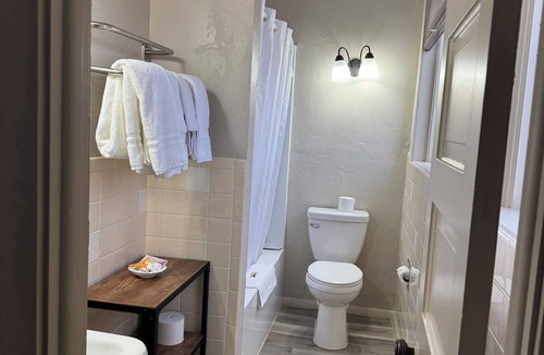 Douglas Hotel | Hotel LaBonte