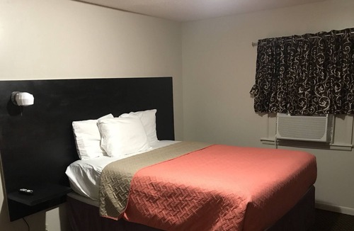 Knob Noster House | HOTEL LACIS COUNTRY INN