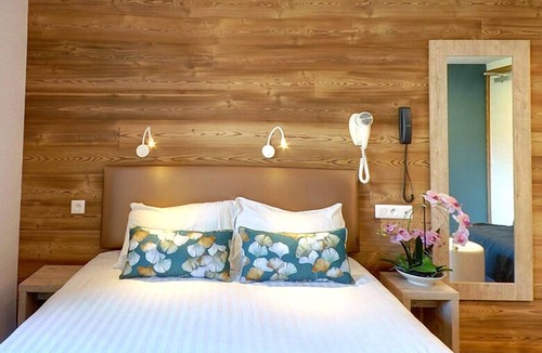 Eygliers Hotel | Hotel Lacour