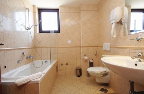 Privlaka Hotel | Hotel Laguna