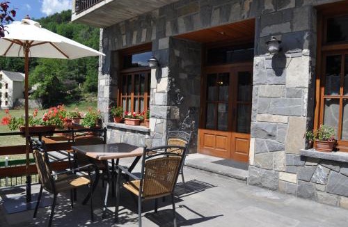 Broto Hotel | Hotel Latre
