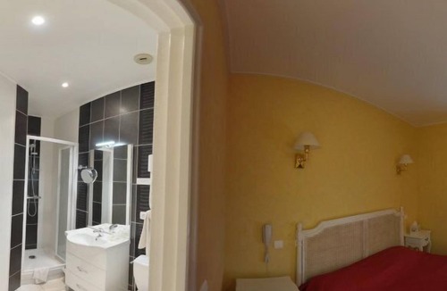 Sille-le-Guillaume Hotel | Hotel Le Bretagne