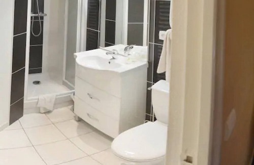 Sille-le-Guillaume Hotel | Hotel Le Bretagne