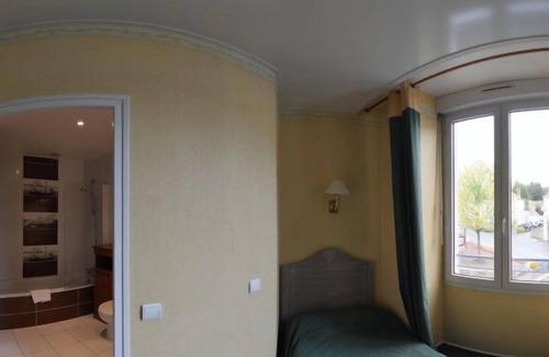 Sille-le-Guillaume Hotel | Hotel Le Bretagne