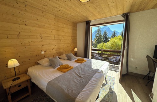Mont-de-Lans Hotel | Hotel Le Cairn